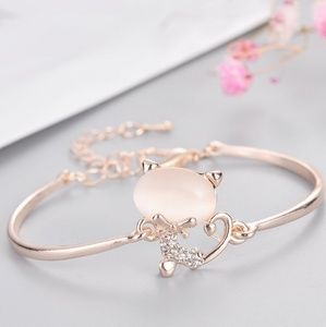 Cat Decorated Dangle Bracelet